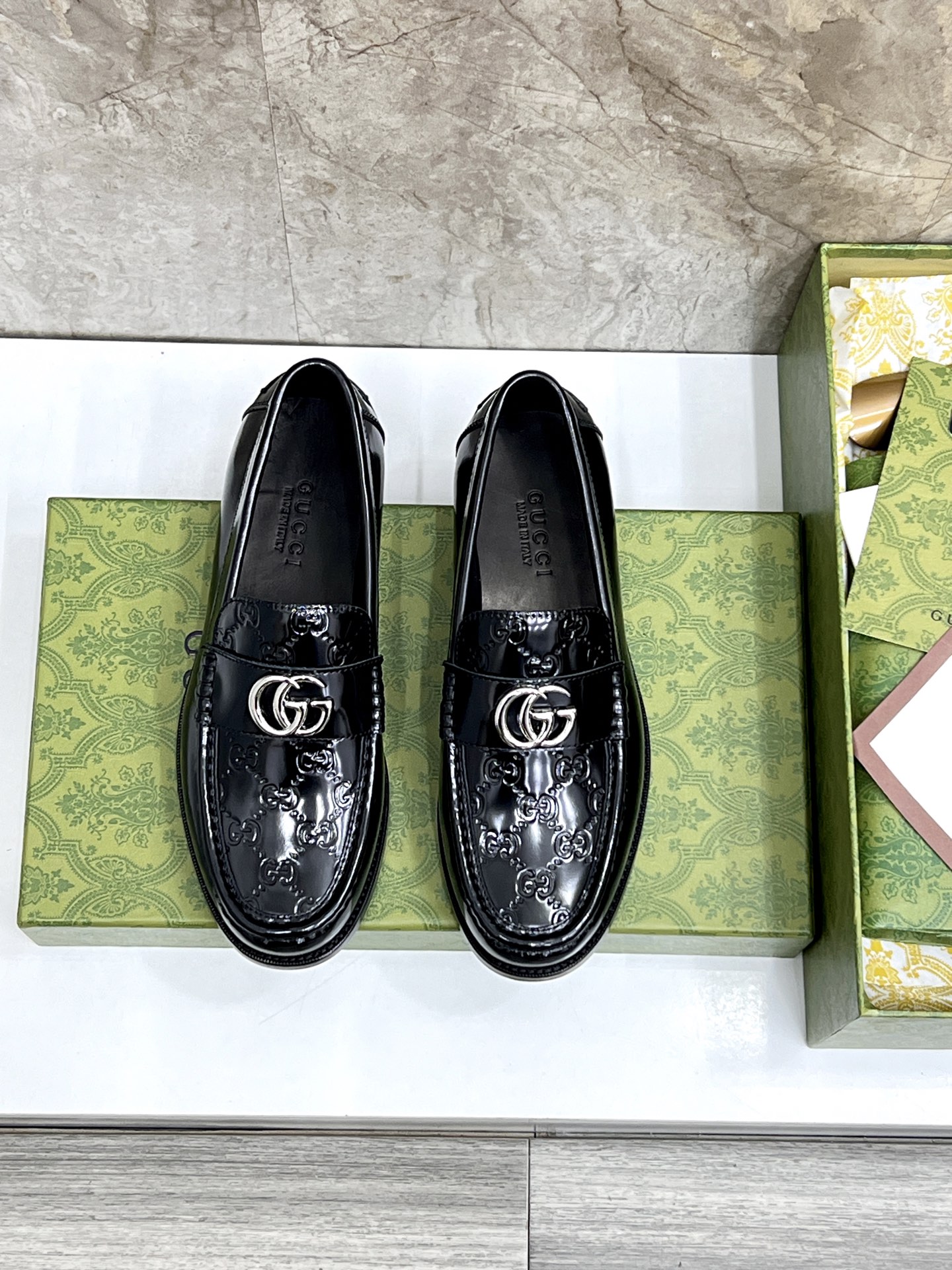 NO:282999,Gucci ~ Gucci original single men's formal casual leather shoes, genuine leather sole!  High-end and atmospheric, private mold custom-made original brand hardware buckle decoration, calfskin breathable inner lining, top quality!  Size39-45 (customized by 38.46), gucci, gucci, cowhide, Leather soles19860909Gucci～古驰原单男士正装休闲皮鞋,真皮大底！高端大气,私家开模定制原版品牌五金扣装饰,小牛皮透气内里,顶级品质！ Size39-45（38.46定做）,,gucci,gucci,cowhide,Leather soles,Men's shoes