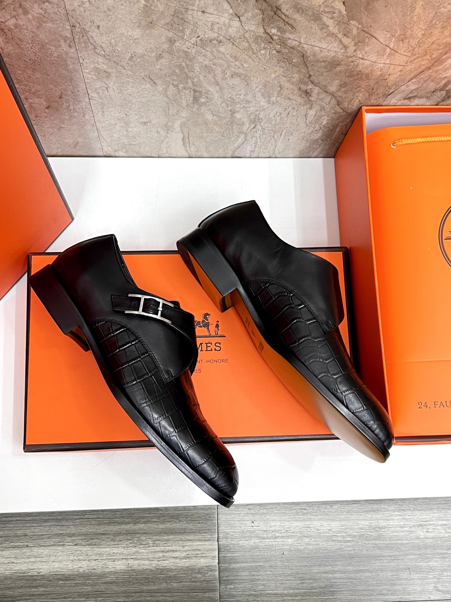 Hermes Giovanni Loafers: Classic Leather Buckle Dress Shoes for Men 5 i1745734182148 2909 0 3