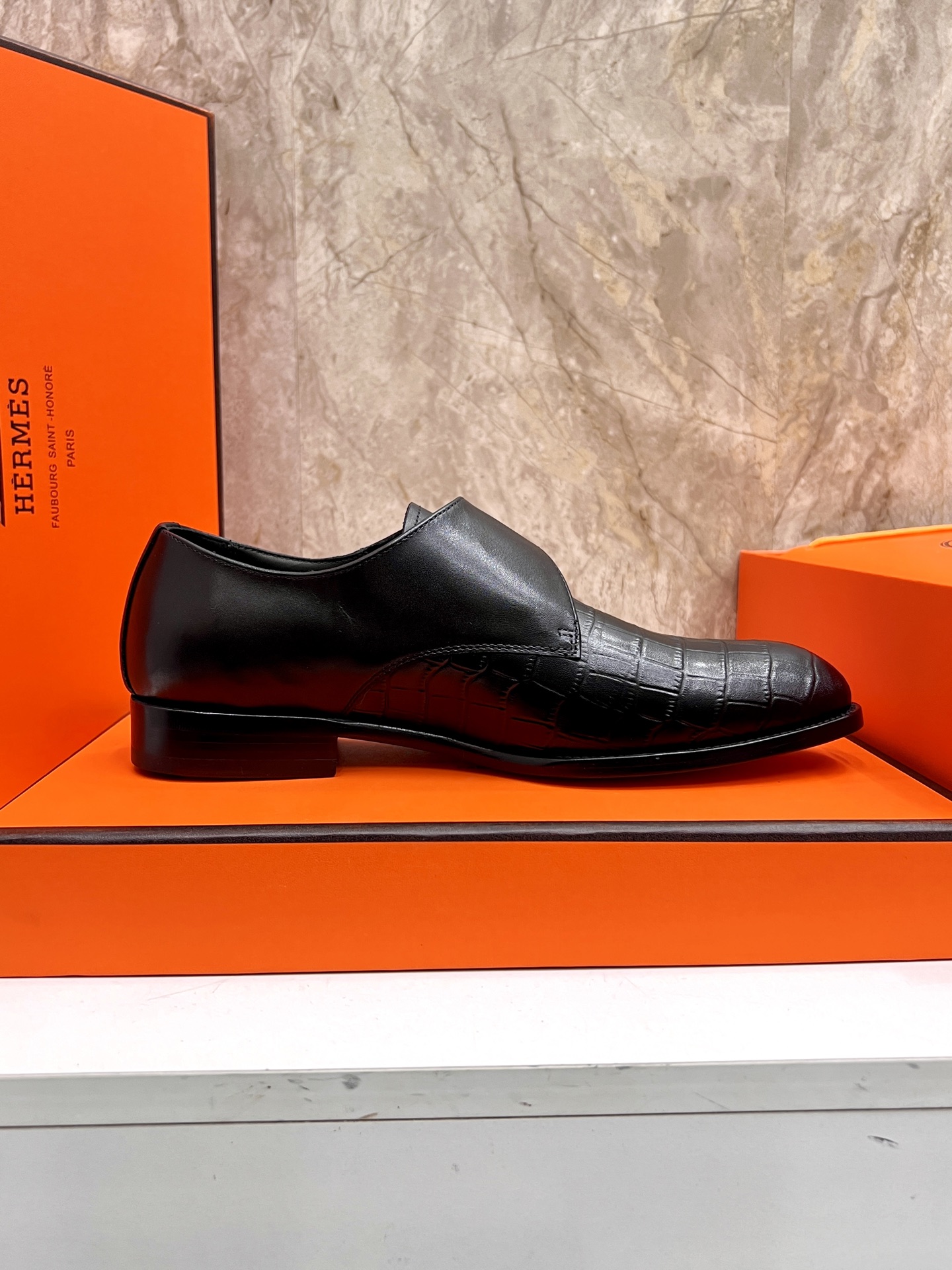 Hermes Giovanni Loafers: Classic Leather Buckle Dress Shoes for Men 7 i1745734183304 2851 0 5