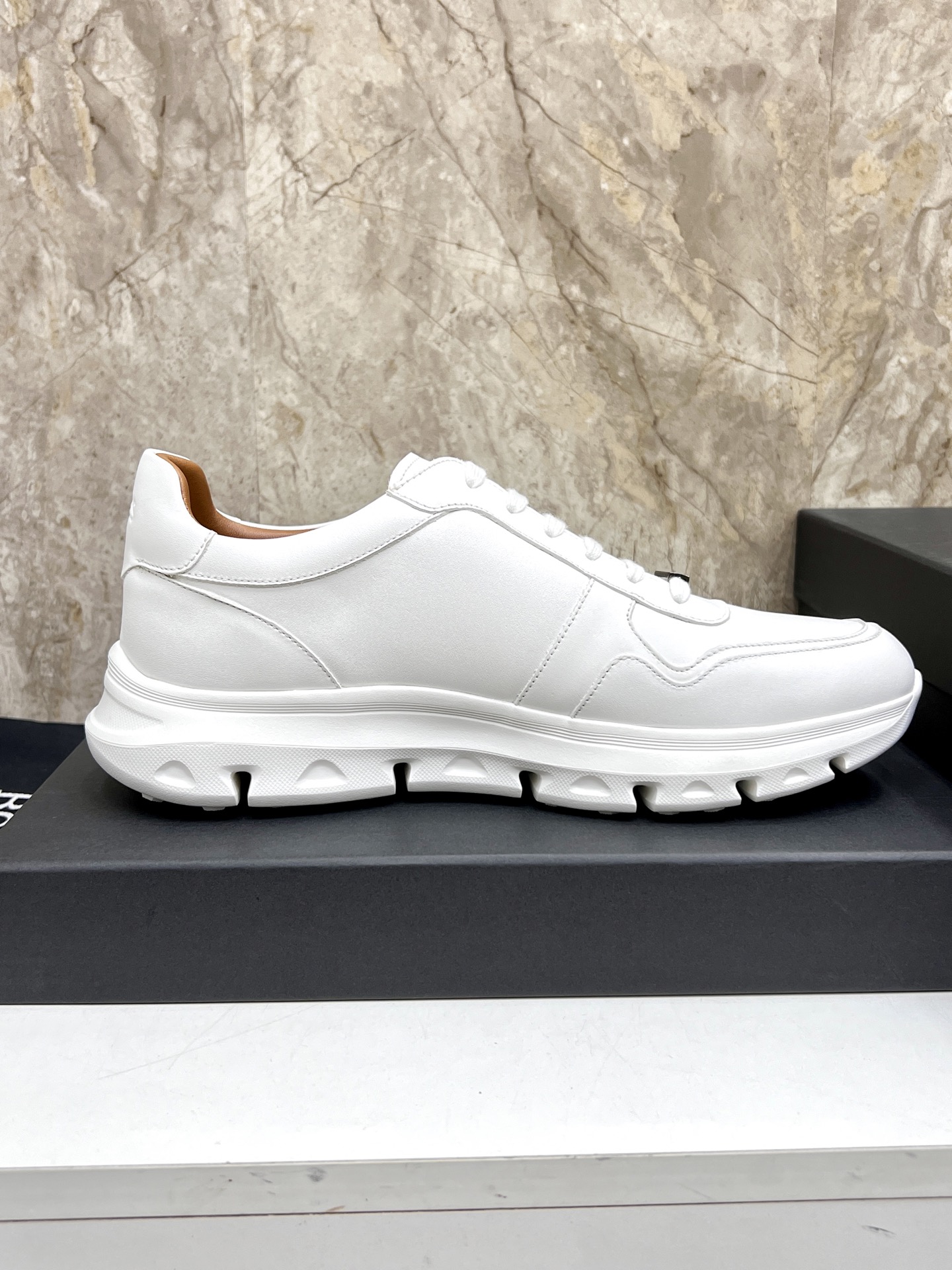 Hugo Boss Leather Sneakers for Men,Comfortable and Stylish, Sizes 39-44 7 i1746852594441 8640 0 5