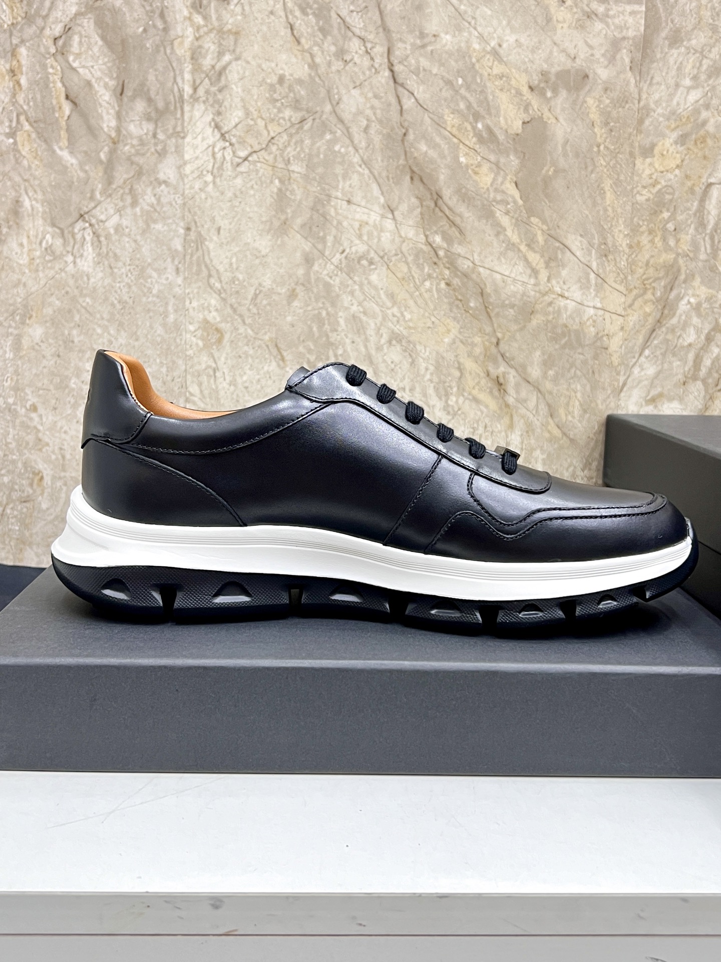 BOSS Men's Leather Casual Sneakers - Elegant and Comfortable Style 7 i1746852610156 7381 0 5