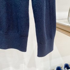Zegna 杰尼亚羊绒羊毛毛衣,高端羊绒线纱、顶级羊绒意味着无与伦比的亲肤触感,软糯又轻柔,低调内敛却难掩奢华质感,无论 Zegna 杰尼亚羊绒羊毛毛衣,高端羊绒线纱、顶级羊绒意味着无与伦比的亲肤触感,软糯又轻柔,低调内敛却难掩奢华质感,无论