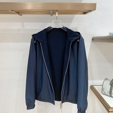 秋冬新款Loro Piana诺 u翩雅 老钱推荐 商务通勤 一衣两穿Bomber Windmate双面穿莲帽夹克外套 经 秋冬新款Loro Piana诺 u翩雅 老钱推荐 商务通勤 一衣两穿Bomber Windmate双面穿莲帽夹克外套 经