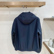 秋冬新款Loro Piana诺 u翩雅 老钱推荐 商务通勤 一衣两穿Bomber Windmate双面穿莲帽夹克外套 经 秋冬新款Loro Piana诺 u翩雅 老钱推荐 商务通勤 一衣两穿Bomber Windmate双面穿莲帽夹克外套 经