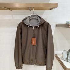 秋冬新款Loro Piana诺 u翩雅 老钱推荐 商务通勤 一衣两穿Bomber Windmate双面穿莲帽夹克外套 经 秋冬新款Loro Piana诺 u翩雅 老钱推荐 商务通勤 一衣两穿Bomber Windmate双面穿莲帽夹克外套 经