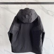 Louis Vuitton 路易威登 2026FW秋冬新款压花连帽羽绒冲锋夹克💥 秋冬爆款硬核单品✨原版全套开模五金,推 Louis Vuitton 路易威登 2026FW秋冬新款压花连帽羽绒冲锋夹克💥 秋冬爆款硬核单品✨原版全套开模五金,推