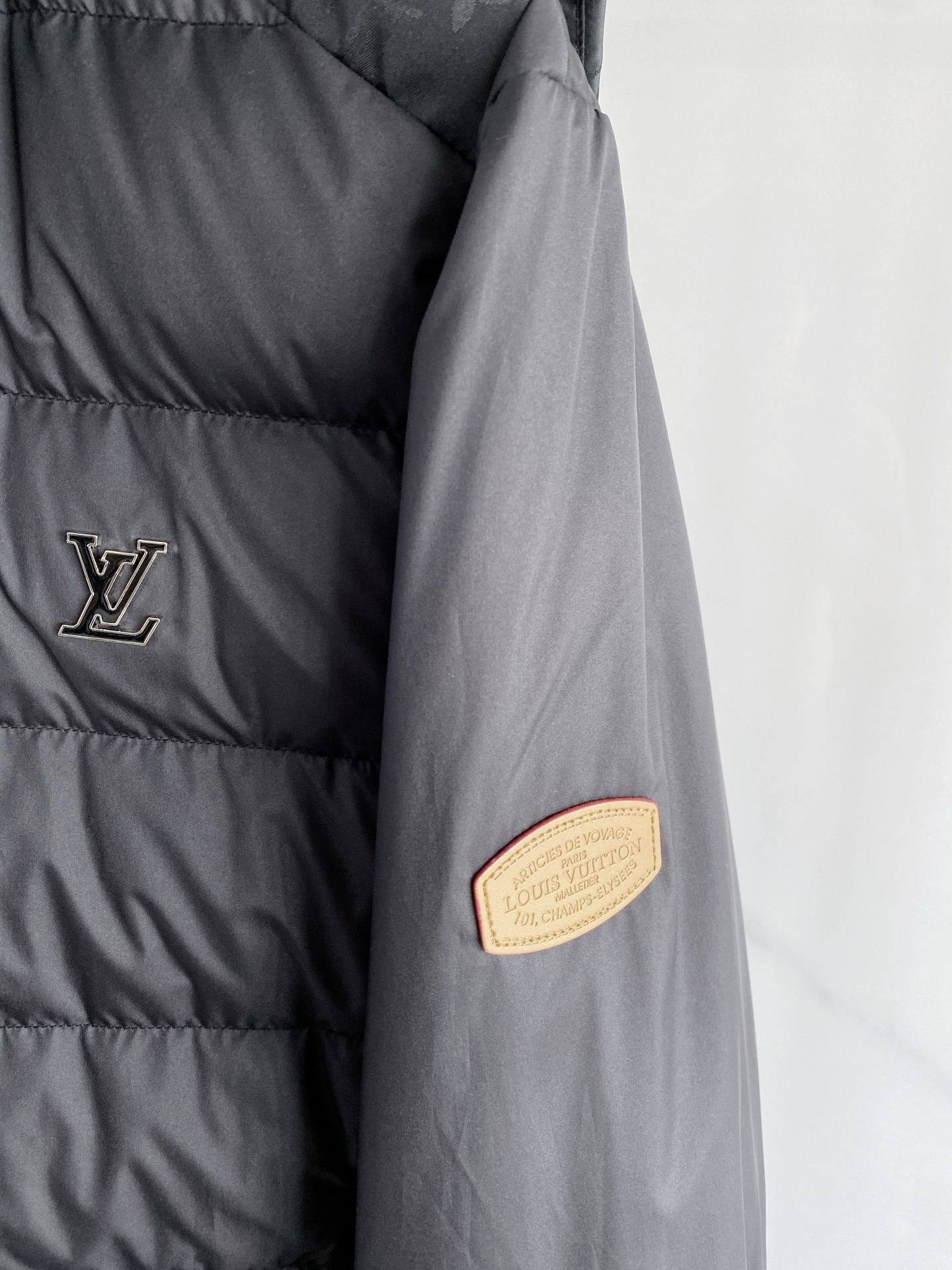 Louis Vuitton 路易威登 2026FW秋冬新款可脱卸两穿羽绒服外套✨ 原版定制五金拉链,高品质防风羽绒面料, Louis Vuitton 路易威登 2026FW秋冬新款可脱卸两穿羽绒服外套✨ 原版定制五金拉链,高品质防风羽绒面料,