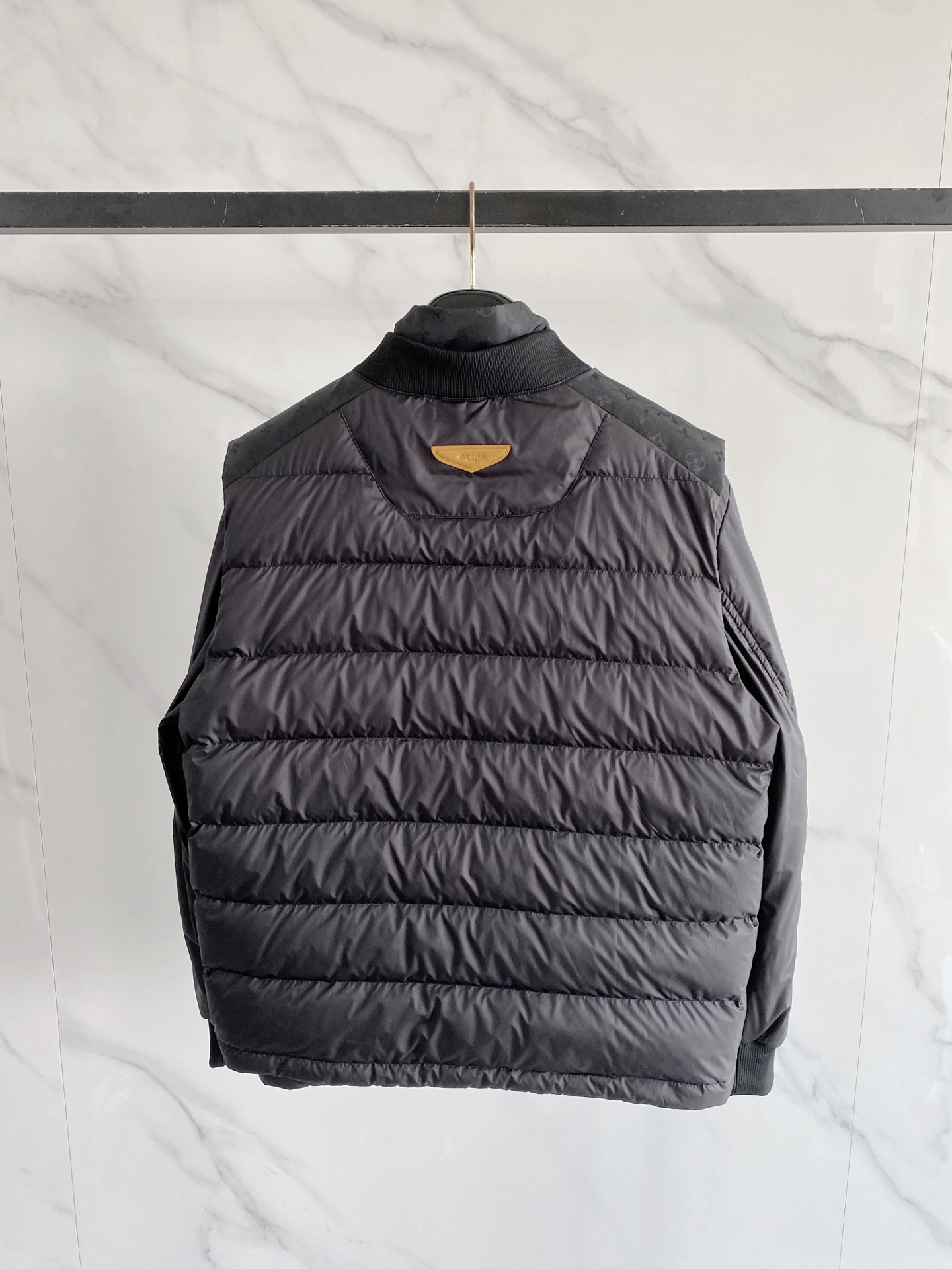Louis Vuitton 路易威登 2026FW秋冬新款可脱卸两穿羽绒服外套✨ 原版定制五金拉链,高品质防风羽绒面料, Louis Vuitton 路易威登 2026FW秋冬新款可脱卸两穿羽绒服外套✨ 原版定制五金拉链,高品质防风羽绒面料,