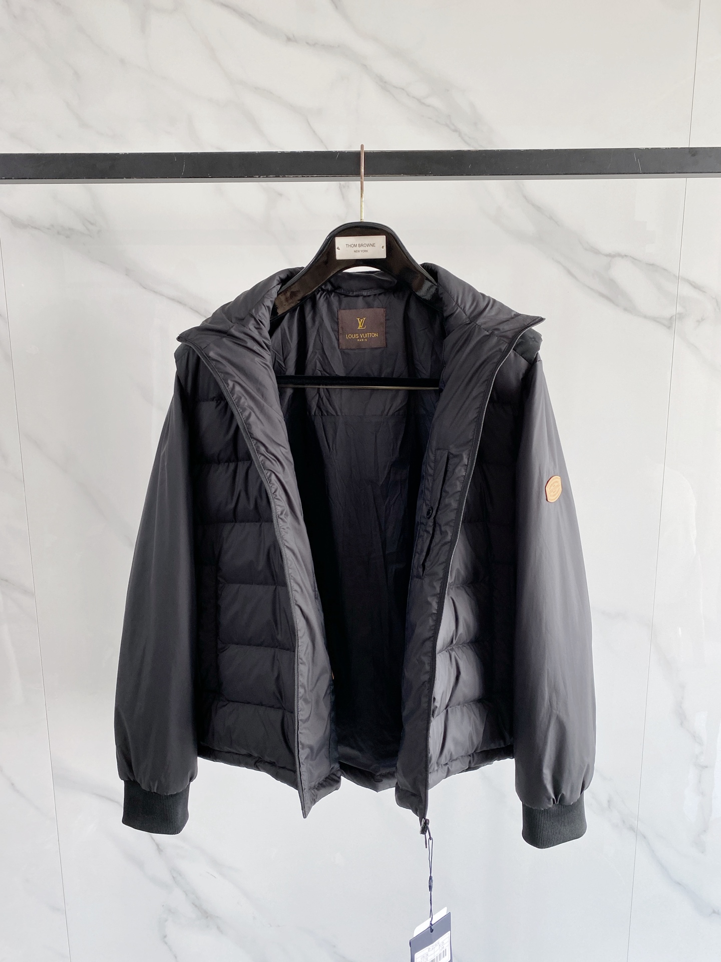 Louis Vuitton 路易威登 2026FW秋冬新款可脱卸两穿羽绒服外套✨ 原版定制五金拉链,高品质防风羽绒面料, Louis Vuitton 路易威登 2026FW秋冬新款可脱卸两穿羽绒服外套✨ 原版定制五金拉链,高品质防风羽绒面料,