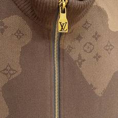 新品 🌟44 Lv 针织外套 最新设计款 2026ss 家新款夹克外套,秀场新品‼品相非常完美,舒适保暖,三标齐全色泽 新品 🌟44 Lv 针织外套 最新设计款 2026ss 家新款夹克外套,秀场新品‼品相非常完美,舒适保暖,三标齐全色泽