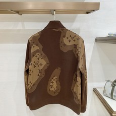 新品 🌟44 Lv 针织外套 最新设计款 2026ss 家新款夹克外套,秀场新品‼品相非常完美,舒适保暖,三标齐全色泽 新品 🌟44 Lv 针织外套 最新设计款 2026ss 家新款夹克外套,秀场新品‼品相非常完美,舒适保暖,三标齐全色泽