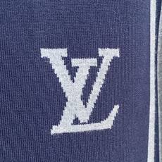 🌟44 新品 Lv 针织外套 最新设计款 2026ss 家新款夹克外套,秀场新品‼品相非常完美,舒适保暖,三标齐全色泽 🌟44 新品 Lv 针织外套 最新设计款 2026ss 家新款夹克外套,秀场新品‼品相非常完美,舒适保暖,三标齐全色泽