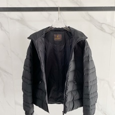 Louis Vuitton 路易威登 2026FW秋冬新款立领拼接羽绒服💥 高级简约款✨原版五金辅料,金属logo质感出 Louis Vuitton 路易威登 2026FW秋冬新款立领拼接羽绒服💥 高级简约款✨原版五金辅料,金属logo质感出