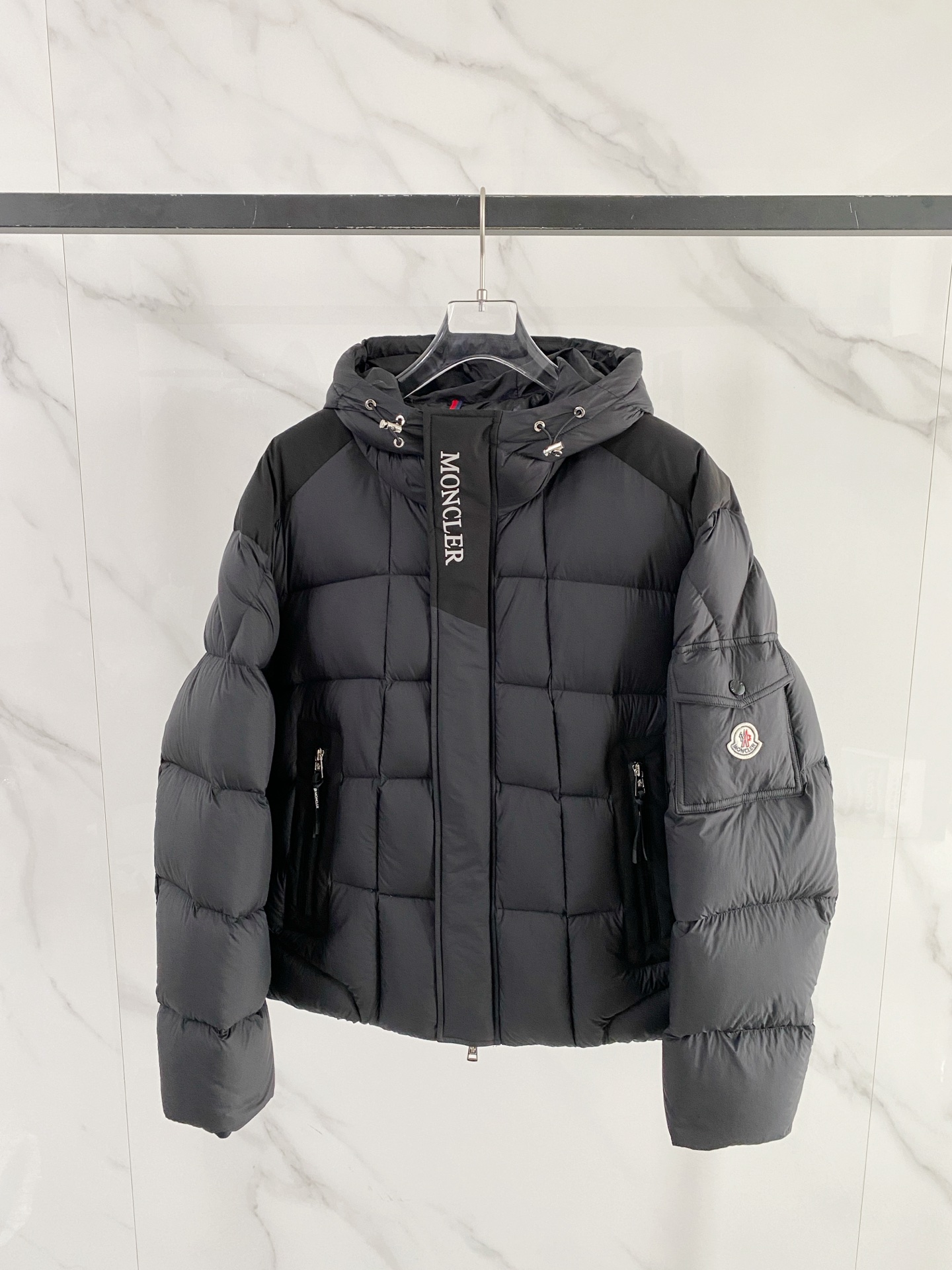 Moncler 盟可睐 2026FW秋冬新款连帽方格羽绒服💥 重磅热门款✨原版全套五金，拉链开合流畅。高密抗寒面料，方格