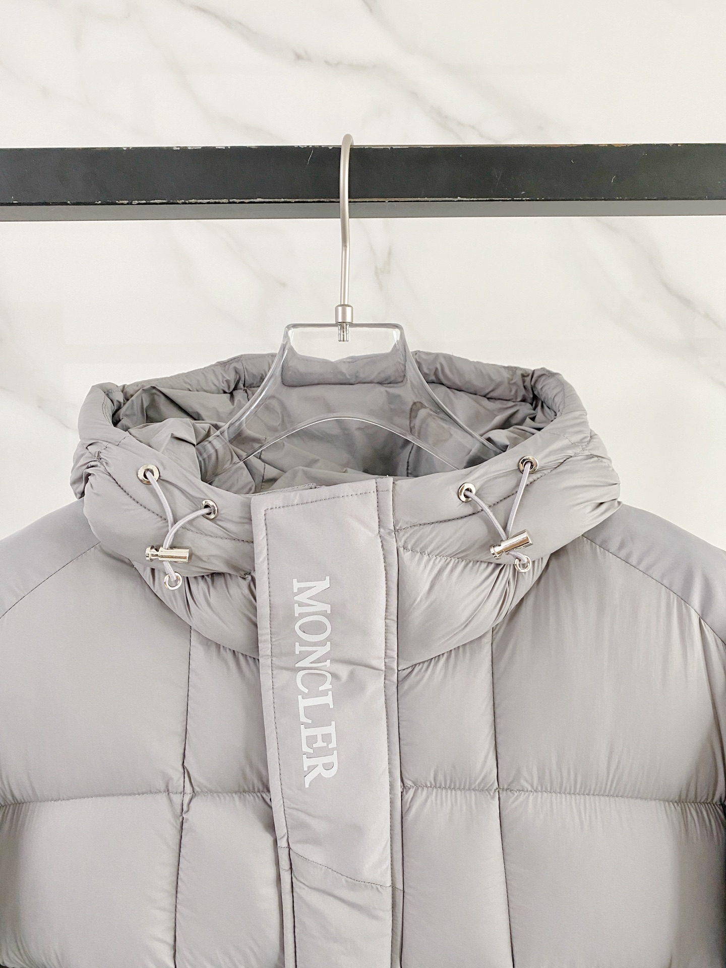 Moncler 盟可睐 2026FW秋冬新款连帽方格羽绒服💥 重磅热门款✨原版全套五金，拉链开合流畅。高密抗寒面料，方格