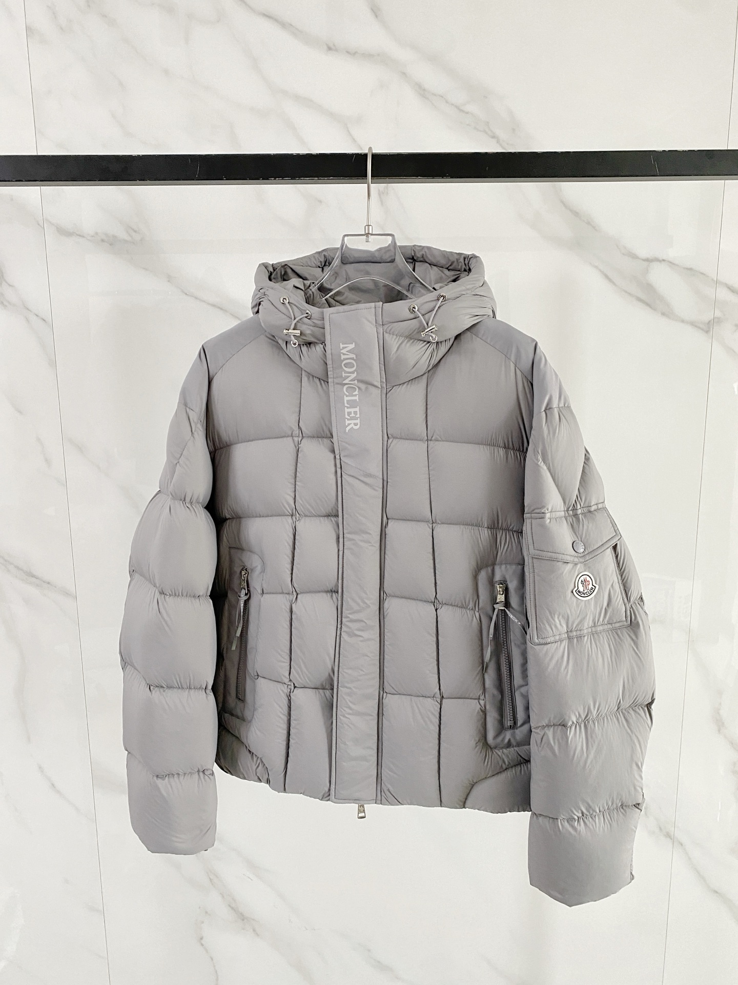 Moncler 盟可睐 2026FW秋冬新款连帽方格羽绒服💥 重磅热门款✨原版全套五金，拉链开合流畅。高密抗寒面料，方格