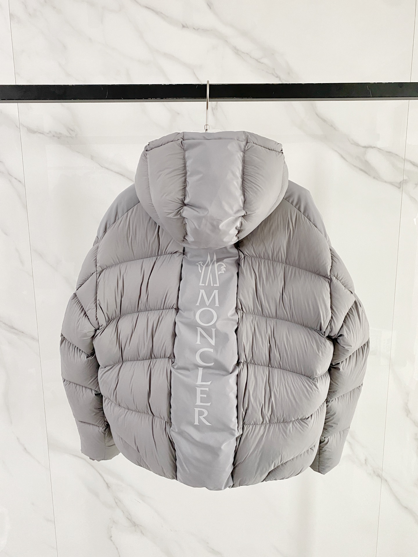 Moncler 盟可睐 2026FW秋冬新款连帽方格羽绒服💥 重磅热门款✨原版全套五金，拉链开合流畅。高密抗寒面料，方格