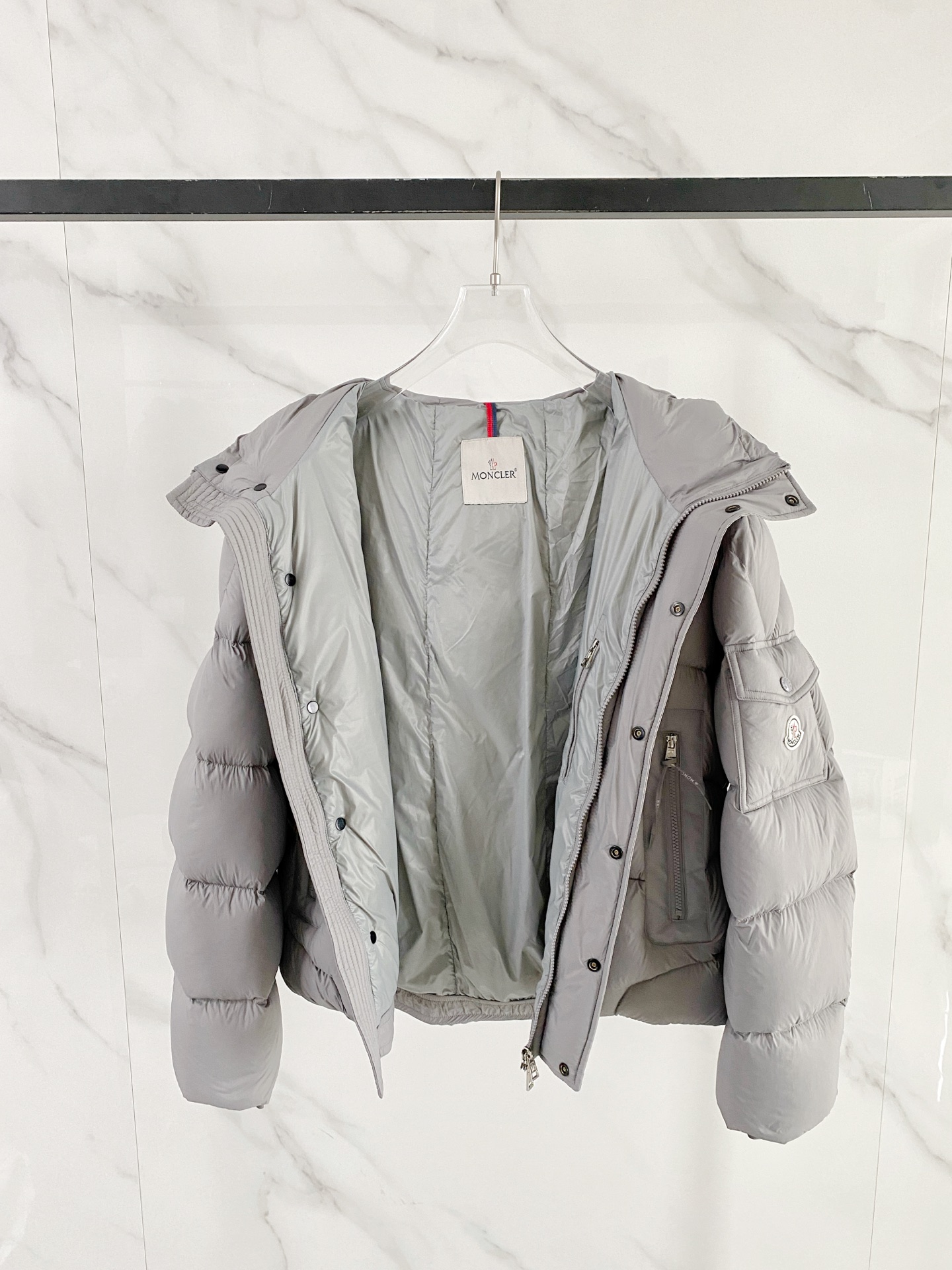Moncler 盟可睐 2026FW秋冬新款连帽方格羽绒服💥 重磅热门款✨原版全套五金，拉链开合流畅。高密抗寒面料，方格