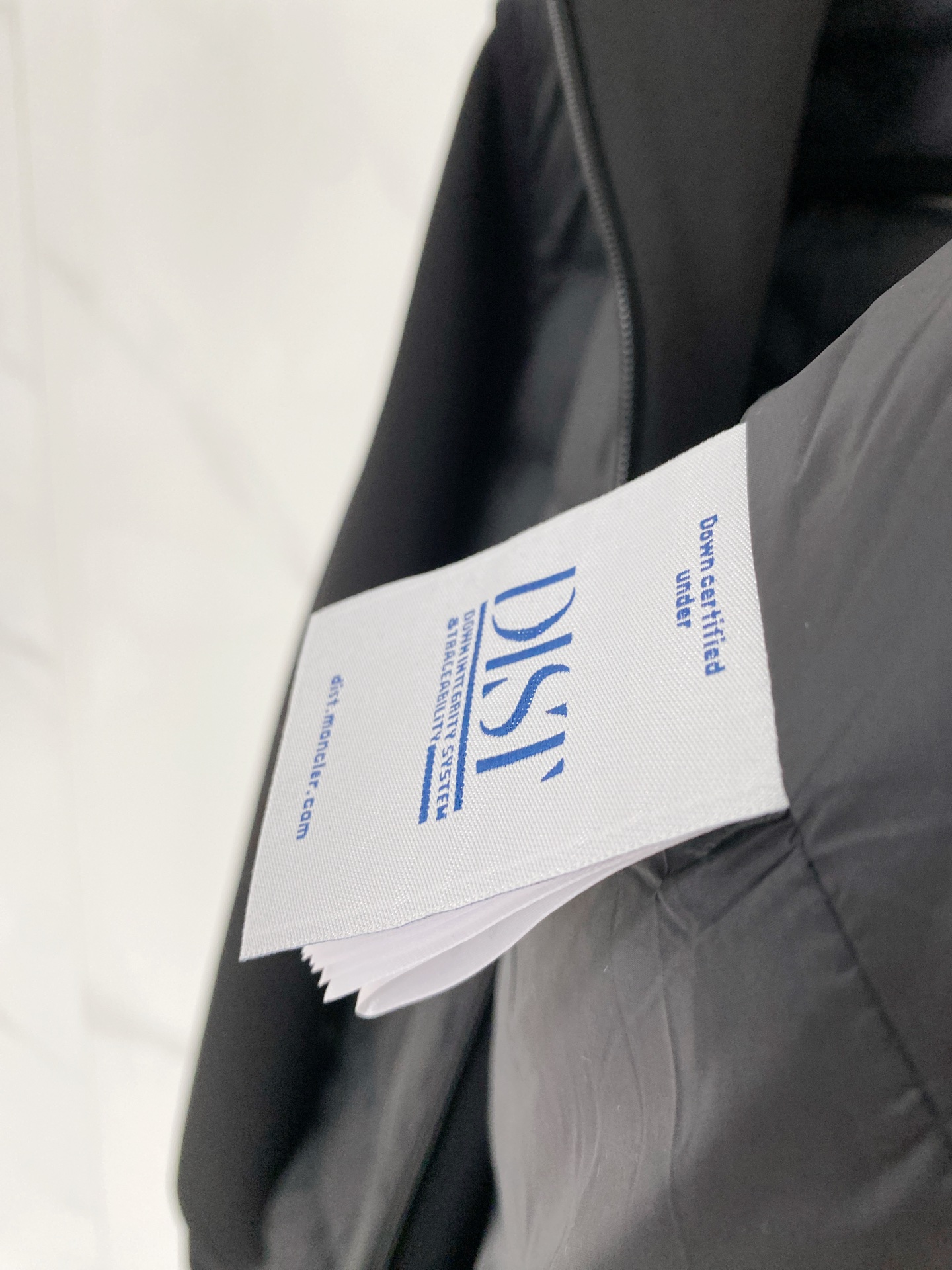 Moncler 蒙口 2026秋冬新款二合一可拆连帽羽绒服马甲 原版定制拉链五金，袖臂经典徽章标，胸前品牌字母印花 90