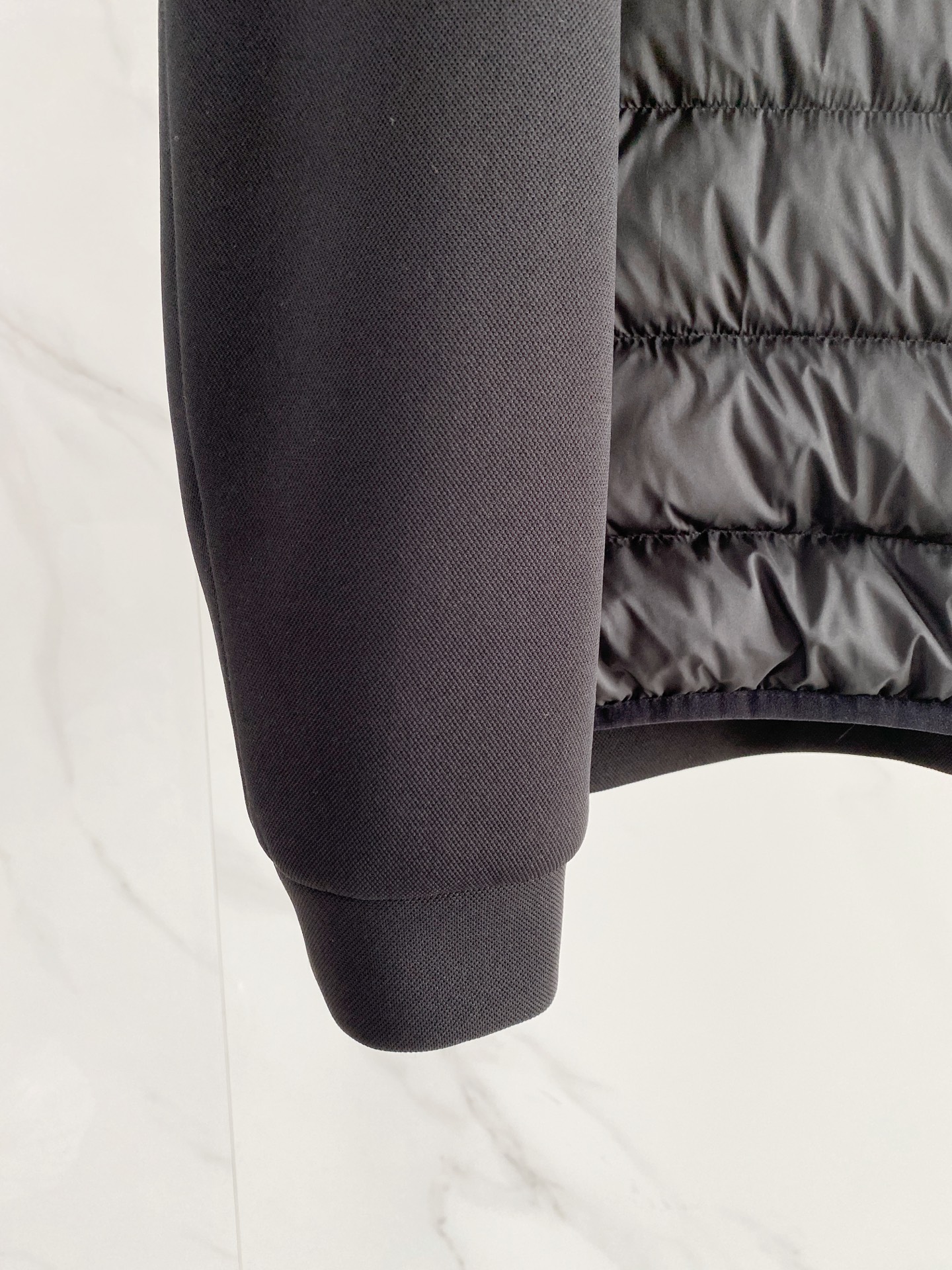 Moncler 蒙口 2026秋冬新款二合一可拆连帽羽绒服马甲 原版定制拉链五金，袖臂经典徽章标，胸前品牌字母印花 90