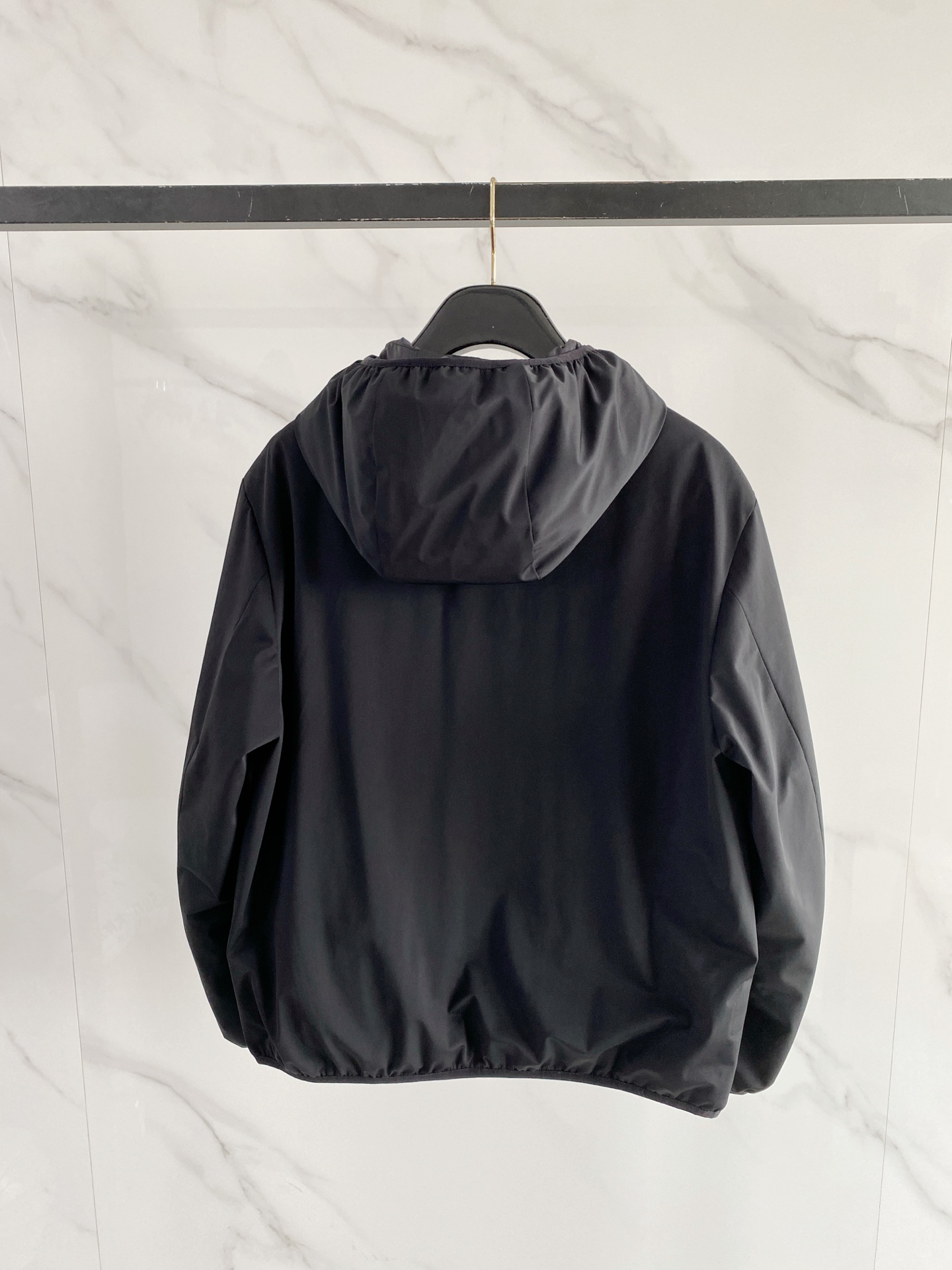 Moncler盟可睐 2026秋冬新款连帽轻薄羽绒服 原版定制拉链五金,袖臂低调暗纹徽章标,简约高级感 防风耐磨面料,9 Moncler盟可睐 2026秋冬新款连帽轻薄羽绒服 原版定制拉链五金,袖臂低调暗纹徽章标,简约高级感 防风耐磨面料,9