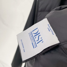 Moncler盟可睐 2026秋冬新款连帽轻薄羽绒服 原版定制拉链五金,袖臂低调暗纹徽章标,简约高级感 防风耐磨面料,9 Moncler盟可睐 2026秋冬新款连帽轻薄羽绒服 原版定制拉链五金,袖臂低调暗纹徽章标,简约高级感 防风耐磨面料,9