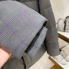Louis Vuitton 路易威登 LV2026FW秋冬专柜最新款格纹连帽羽绒服 全套原版五金辅料,复古金色金属按扣、 Louis Vuitton 路易威登 LV2026FW秋冬专柜最新款格纹连帽羽绒服 全套原版五金辅料,复古金色金属按扣、