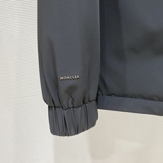 Moncler 盟可睐(蒙口)2026FW秋冬专柜最新款连帽工装风羽绒服 全套原版五金辅料,主拉链、口袋铆钉扣、帽绳金属 Moncler 盟可睐(蒙口)2026FW秋冬专柜最新款连帽工装风羽绒服 全套原版五金辅料,主拉链、口袋铆钉扣、帽绳金属