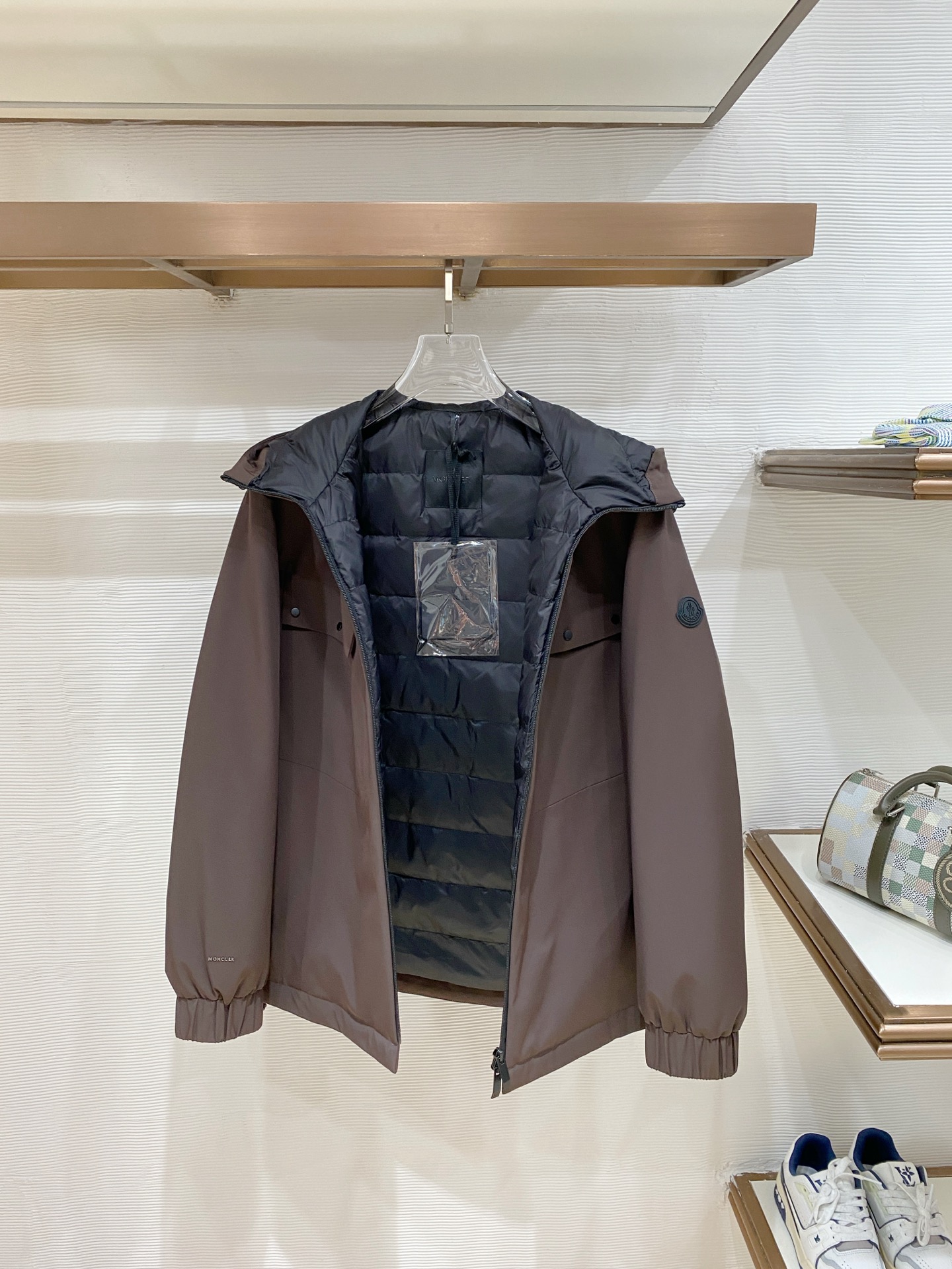 Moncler 盟可睐（蒙口）2026FW秋冬专柜最新款连帽工装风羽绒服 全套原版五金辅料，主拉链、口袋铆钉扣、帽绳金属