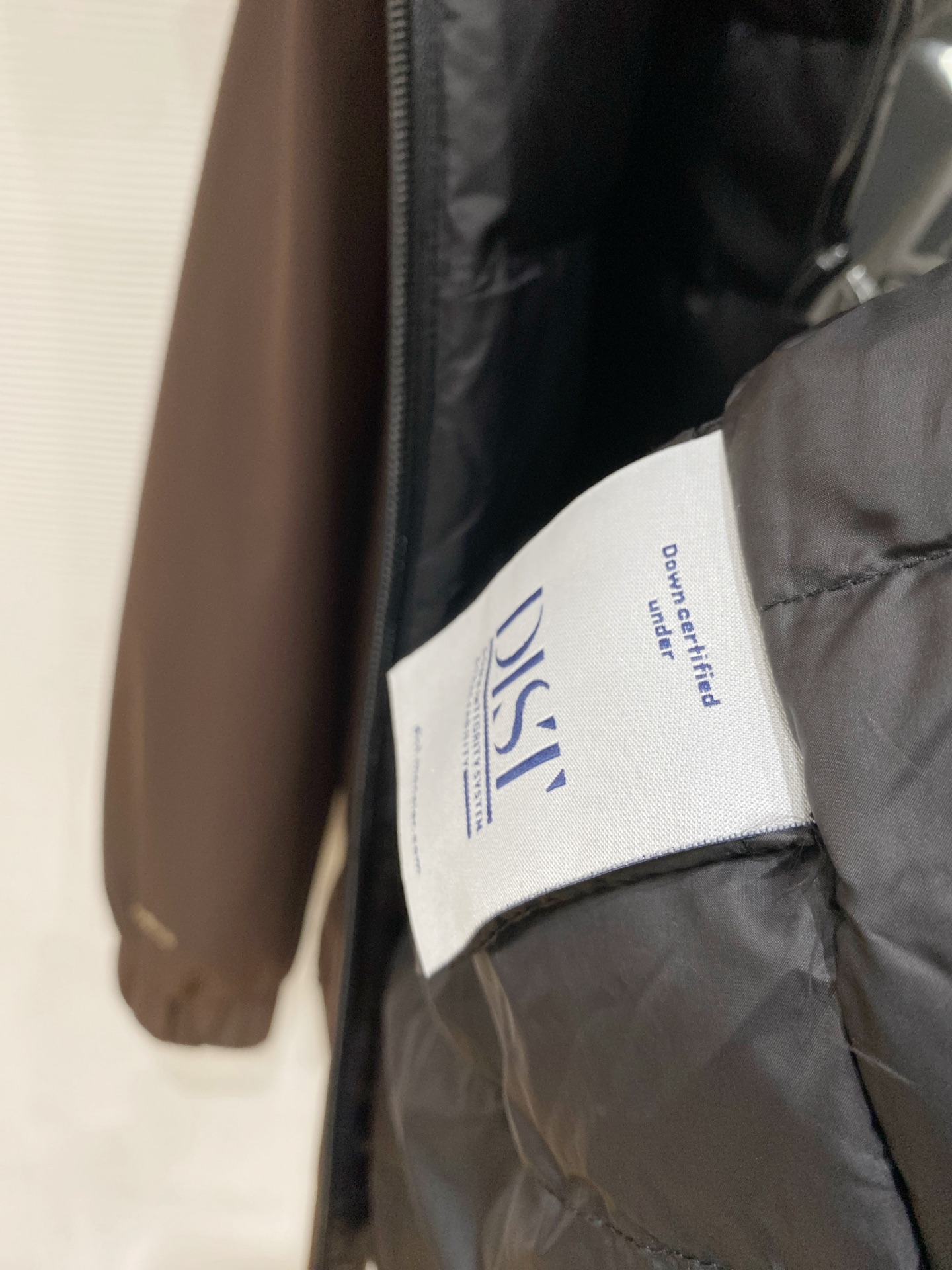 Moncler 盟可睐（蒙口）2026FW秋冬专柜最新款连帽工装风羽绒服 全套原版五金辅料，主拉链、口袋铆钉扣、帽绳金属