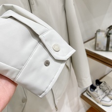 Moncler 盟可睐(蒙口)2026FW秋冬专柜最新款立领羽绒服 全套原版五金辅料,定制金属拉链、领口按扣、袖臂圆形徽 Moncler 盟可睐(蒙口)2026FW秋冬专柜最新款立领羽绒服 全套原版五金辅料,定制金属拉链、领口按扣、袖臂圆形徽