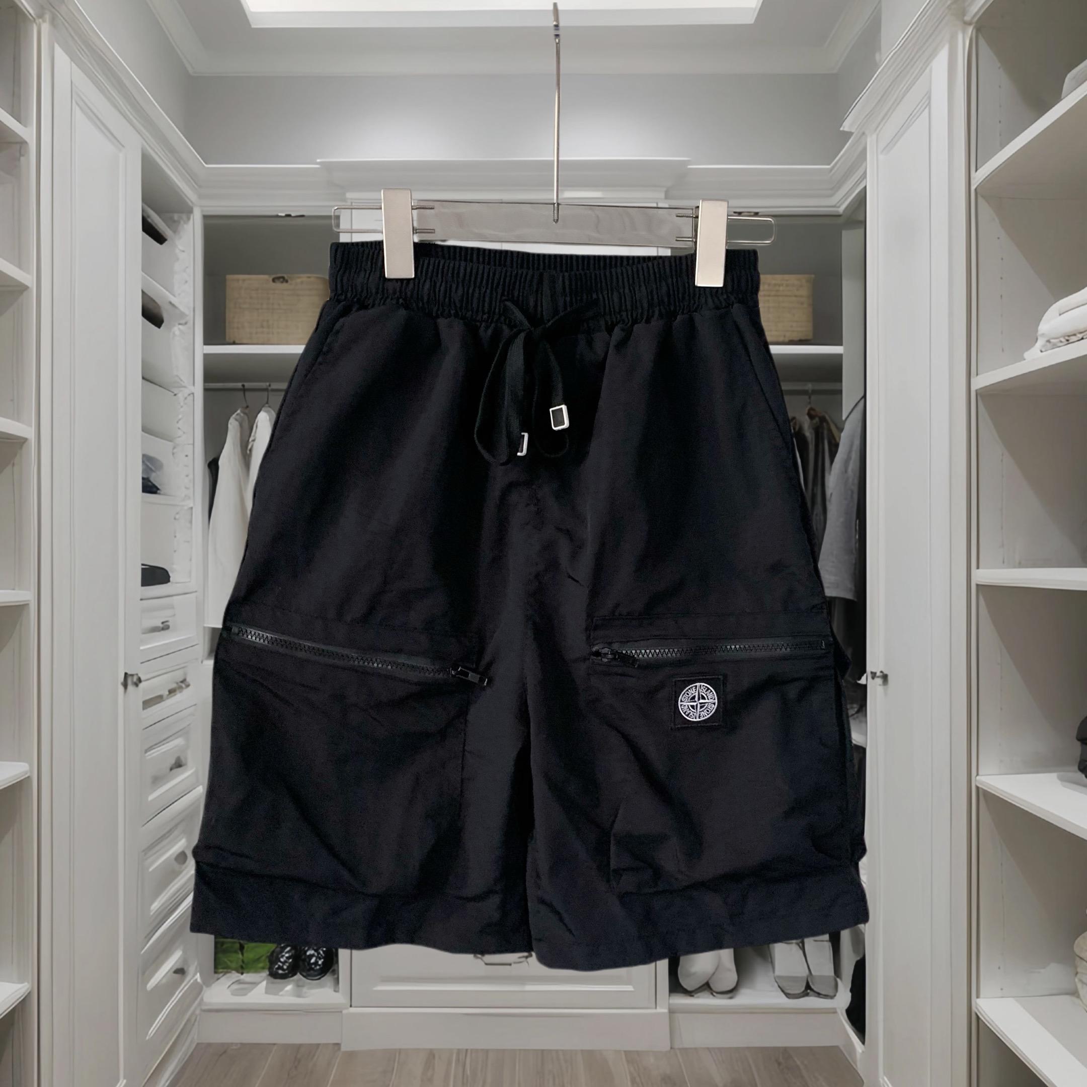 High-Quality Black Stone Island Classic Nylon Shorts in Various Sizes and Measurements - 图片 7
