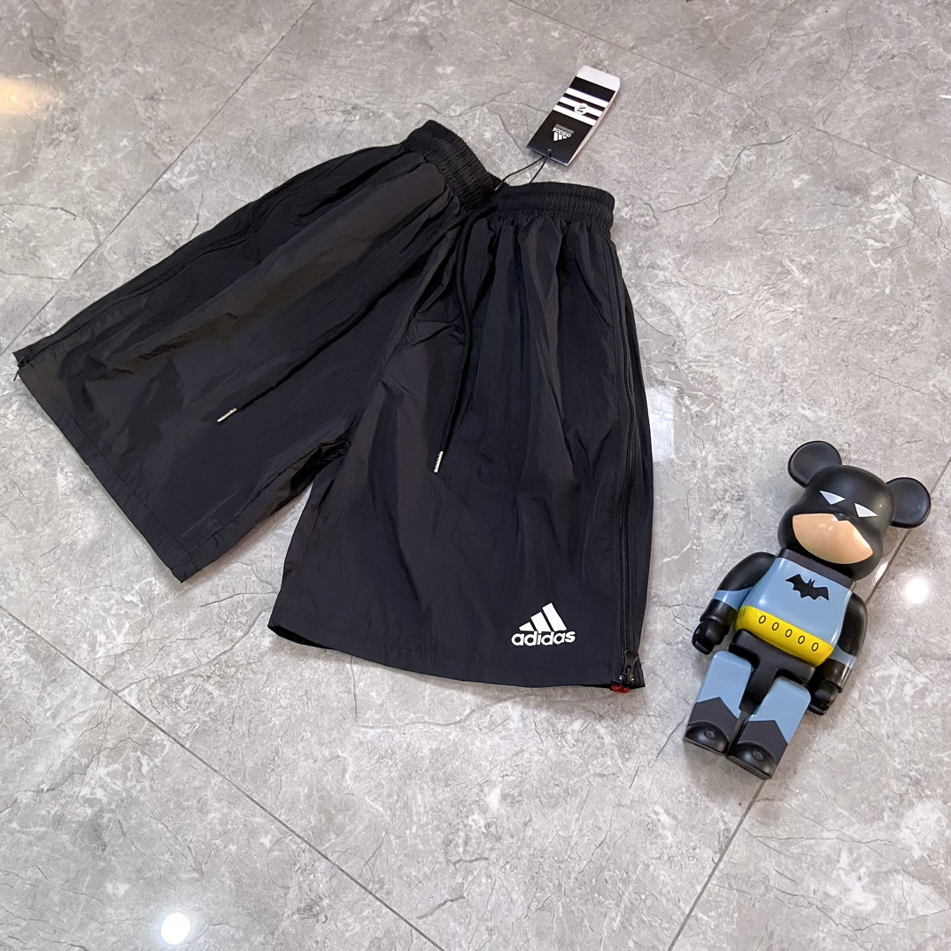 Adidas N706 Vintage Style Short Sleeve with Zipper: Classic Quality in Black/Yellow/Red. - 图片 4