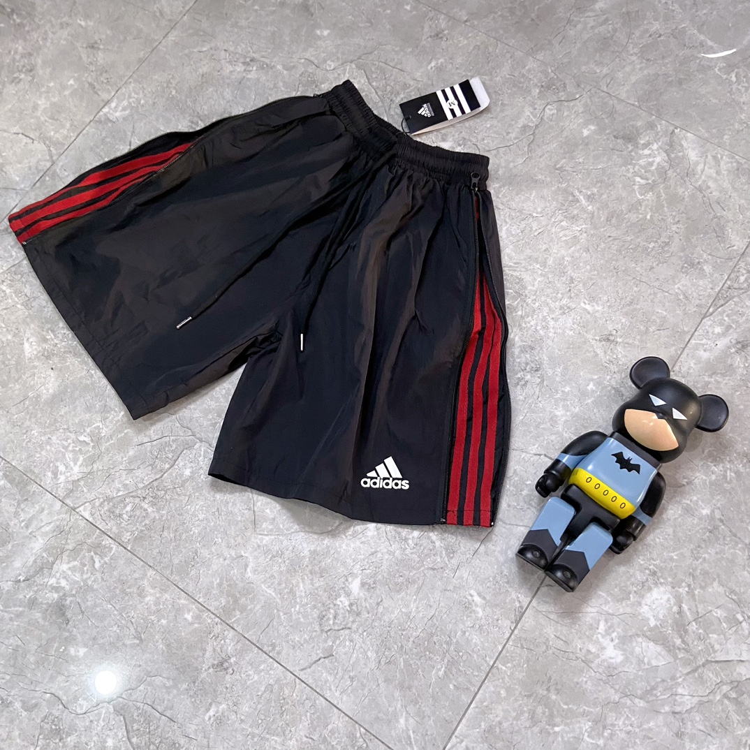 Adidas N706 Vintage Style Short Sleeve with Zipper: Classic Quality in Black/Yellow/Red. - 图片 5