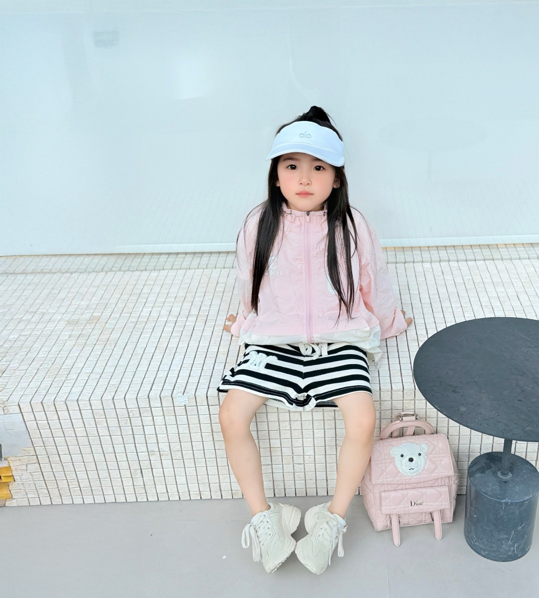 Chanel Summer Sunscreen: Elegant, Lightweight, and Functional Fashion for Summer Outings - 图片 5