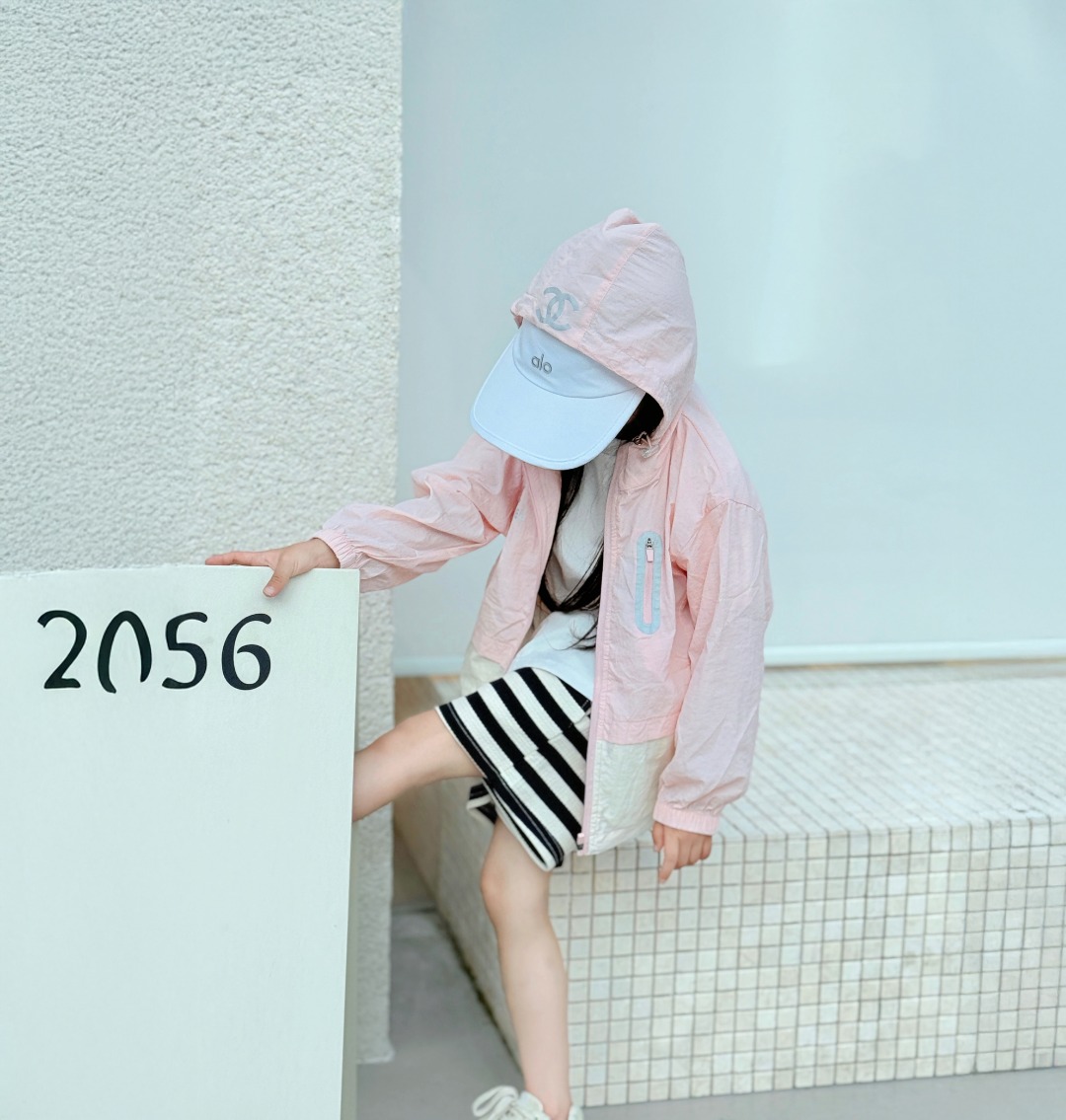 Chanel Summer Sunscreen: Elegant, Functional Technology for a Stylish Summer Look.