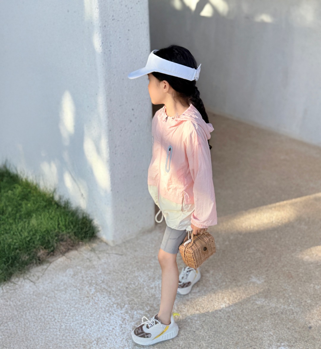 Chanel Colour Summer Light Sunscreen: Elegant, Functional, and Stylish Protection