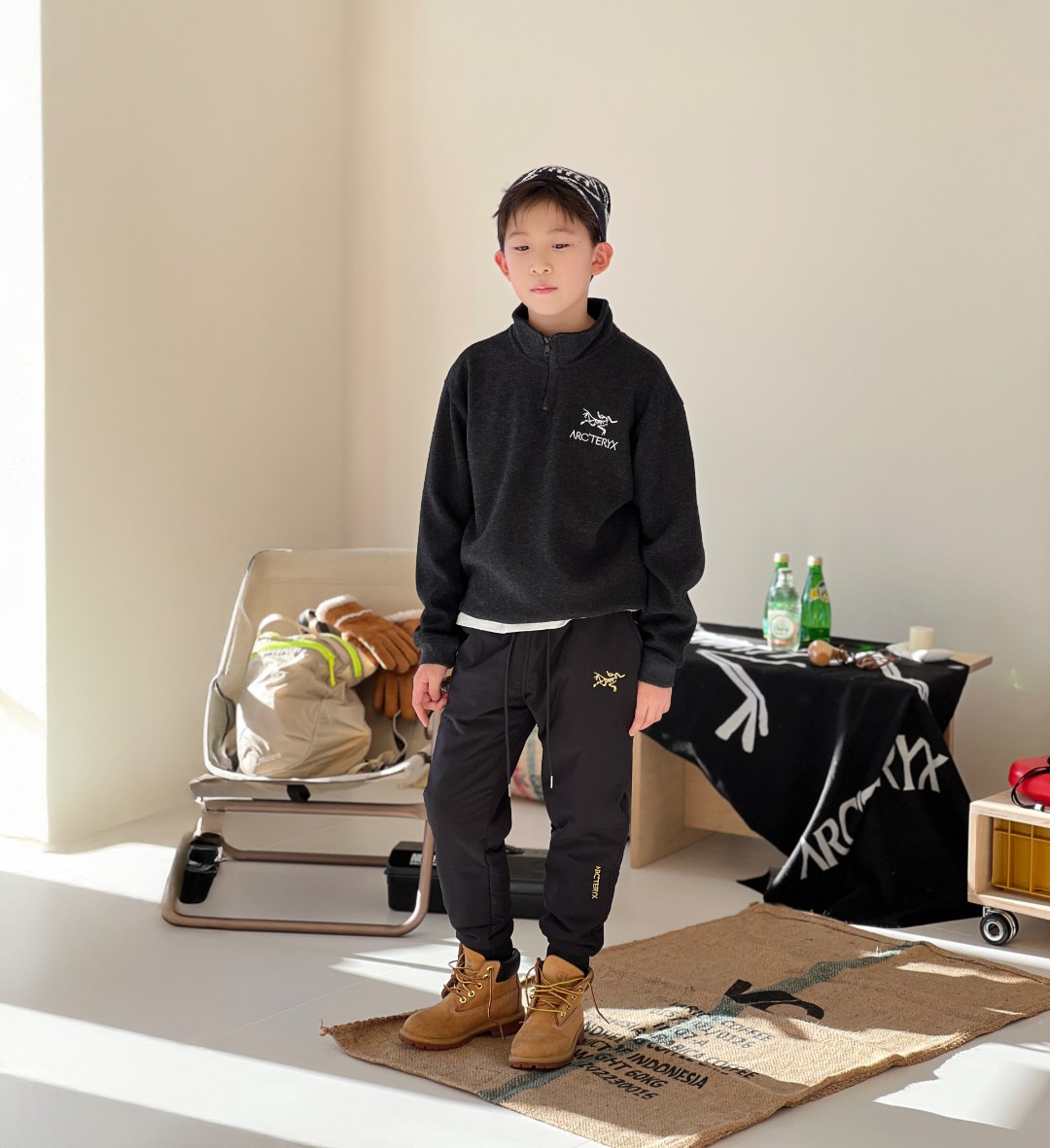 NO:583719,Arc'teryx_Zipper half-turtle collar wool sweatshirt. Simple yet stylish, low-key but with an edge. Classic logo. Simple embellishment on the chest. Large area of ​​terry embroidered logo on the back. Made of high-quality 8-sheep wool blended fabric, woven with fine striped texture. It feels soft and smooth. It is comfortable and breathable to wear next to the body. It has excellent color fastness and is not easy to fade after daily cleaning. It maintains a high-end texture for a long time. Clothes arc'teryx, hoodie, sweatshirts,19860909始祖鸟_拉链半高领羊毛卫衣 简约而不失格调,低调却又自带锋芒 经典标识 胸前简洁点缀,背后大面积毛巾绣Logo, 选用精品客供8绵羊毛混纺面料,织就细腻条纹肌理,手感柔软顺滑,贴身穿着舒适透气,色牢度极佳,日常清洗不易褪色,长久保持高级质感,衣服arc'teryx,hoodie,sweatshirts,,Children's