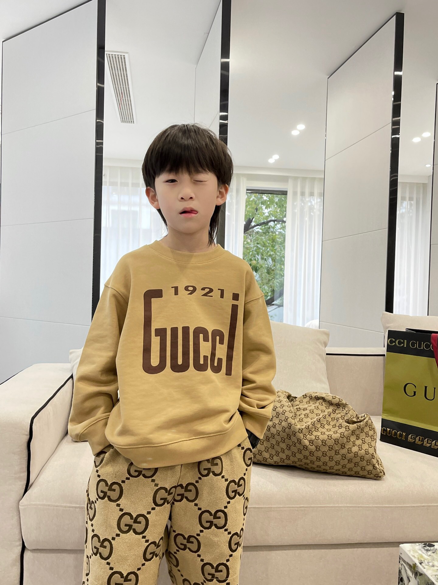Gucci_logo estampado. Sudadera de algodón puro Sudadera de edición conjunta: @129 pantalones @129 conjunto @228 Tallas:…