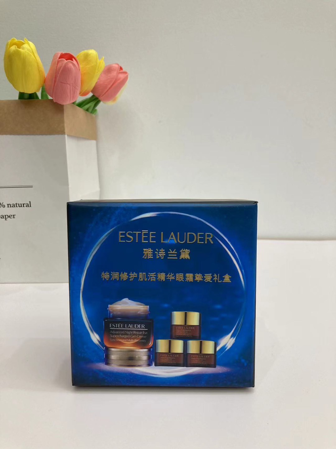 95。新版雅诗兰黛抗蓝光眼霜1+3礼盒 🔜 明通版.高质量❗️🇺🇸Estee Lauder 雅诗兰黛抗蓝光眼霜1拖3套盒【新版】 内含（15ml*1+5ml*3）对标原版 明通版本 细节全对版 同步正品质量 件50套 配中文标 优势…