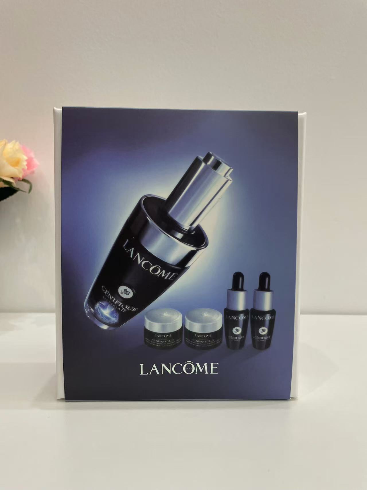 130。新版兰蔻超修肌底液1+4礼盒 🔜 高质量❗🇫🇷LANCOME新版兰蔻肌底液修护精华液礼盒 内含： ①兰蔻肌底焕活修护精华液30ml ②兰蔻肌底焕活修护精华液7ml样x2 ③兰蔻肌底精华焕亮眼霜5ml样x2 对标原版 正品专柜…