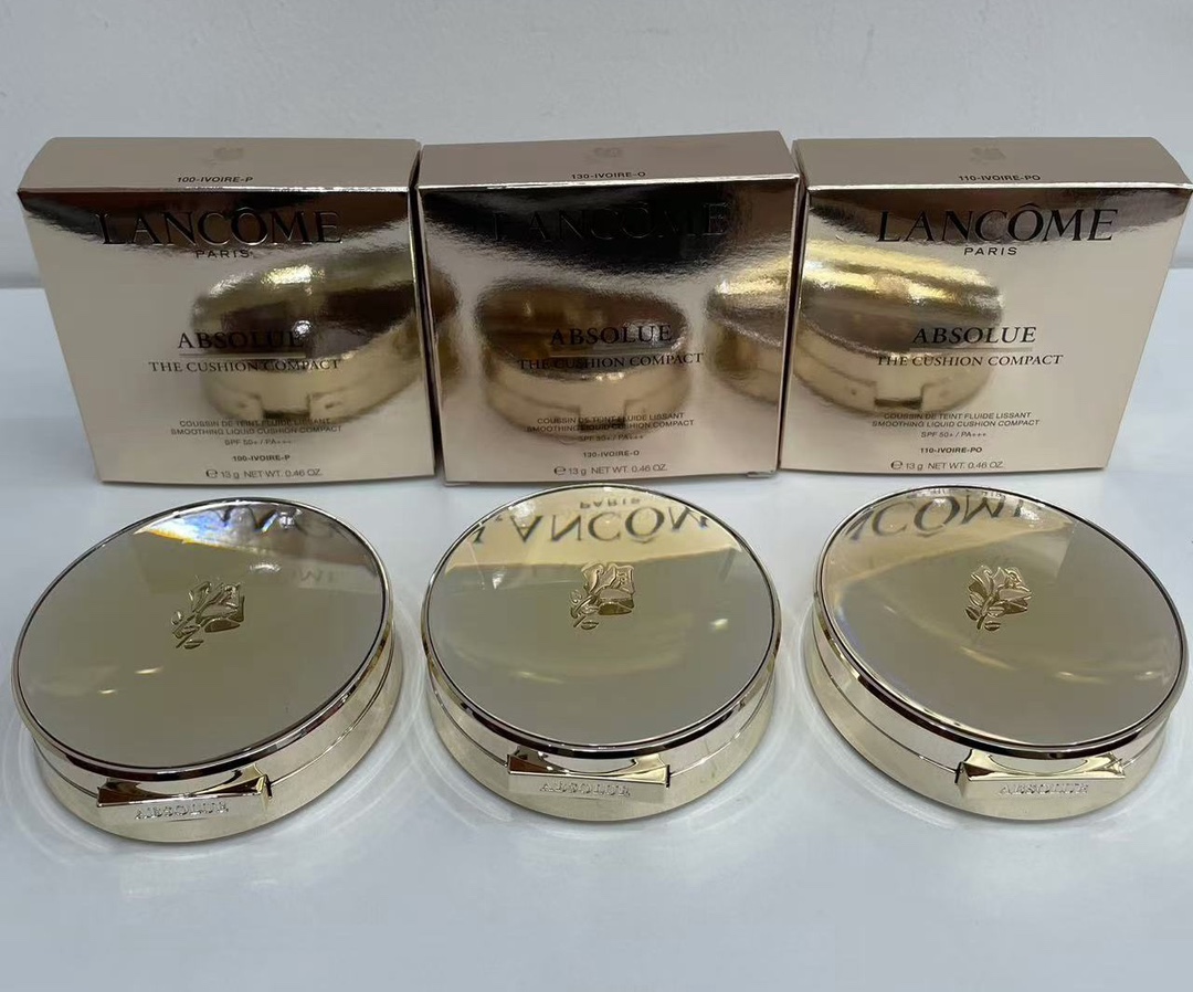 80。新版兰蔻箐纯气垫13g/明通版 🔜 高质量❗️3️⃣色: 100#，110#，130#。 🇫🇷Lancome/兰蔻兰蔻箐纯气垫【新版】 专柜品质 细节全对版 三色到货100号110号130号 件144 配中文标 优势供应‼️