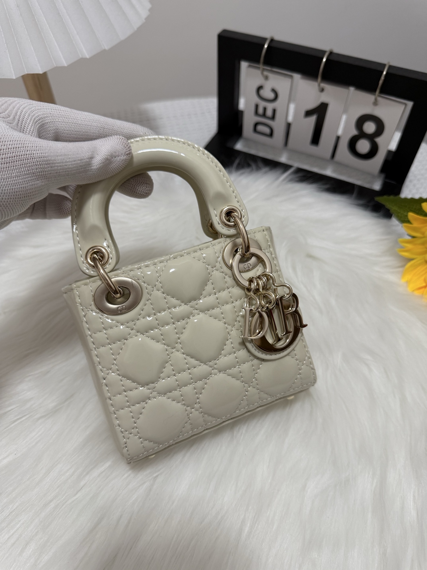 Lady Micro Bag,White Patent Leather,Iconic Letter Hardware,Compact Design 1 i1747582395334 1467 0 0
