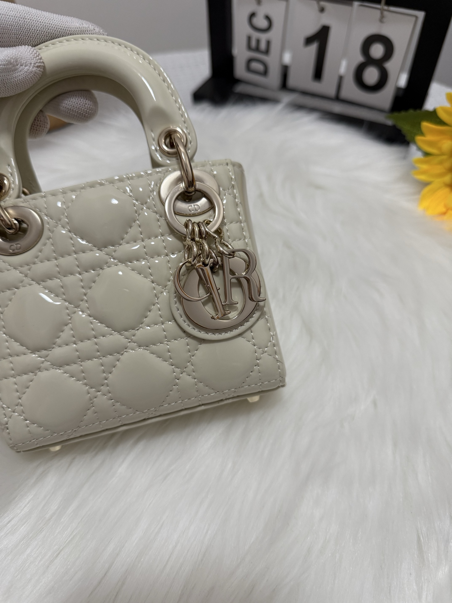 Lady Micro Bag,White Patent Leather,Iconic Letter Hardware,Compact Design 7 i1747582395465 5991 0 6