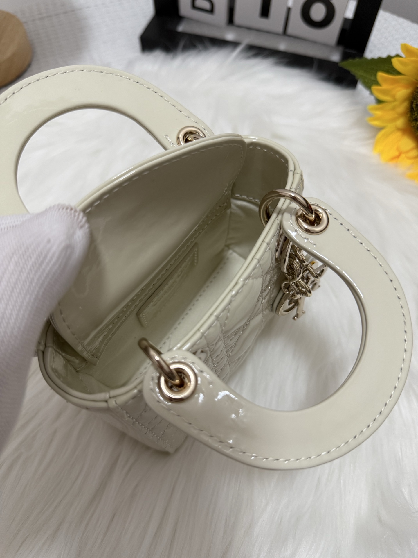Lady Micro Bag,White Patent Leather,Iconic Letter Hardware,Compact Design 6 i1747582395496 4938 0 5