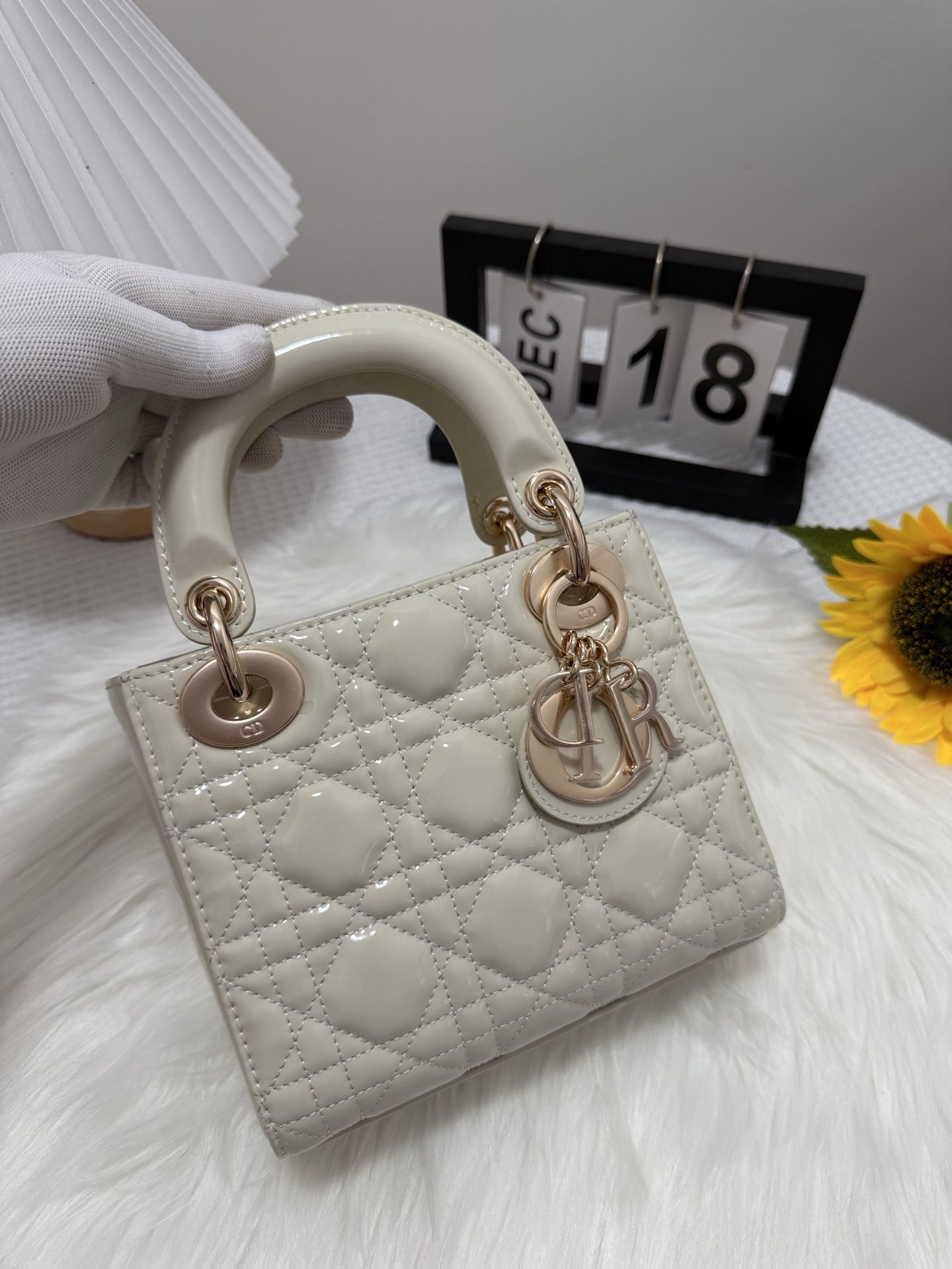 Dior Lady Dior Mini Bag White Patent Cannage Leather, Detachable Chain 2 i1747582538122 2020 0 0