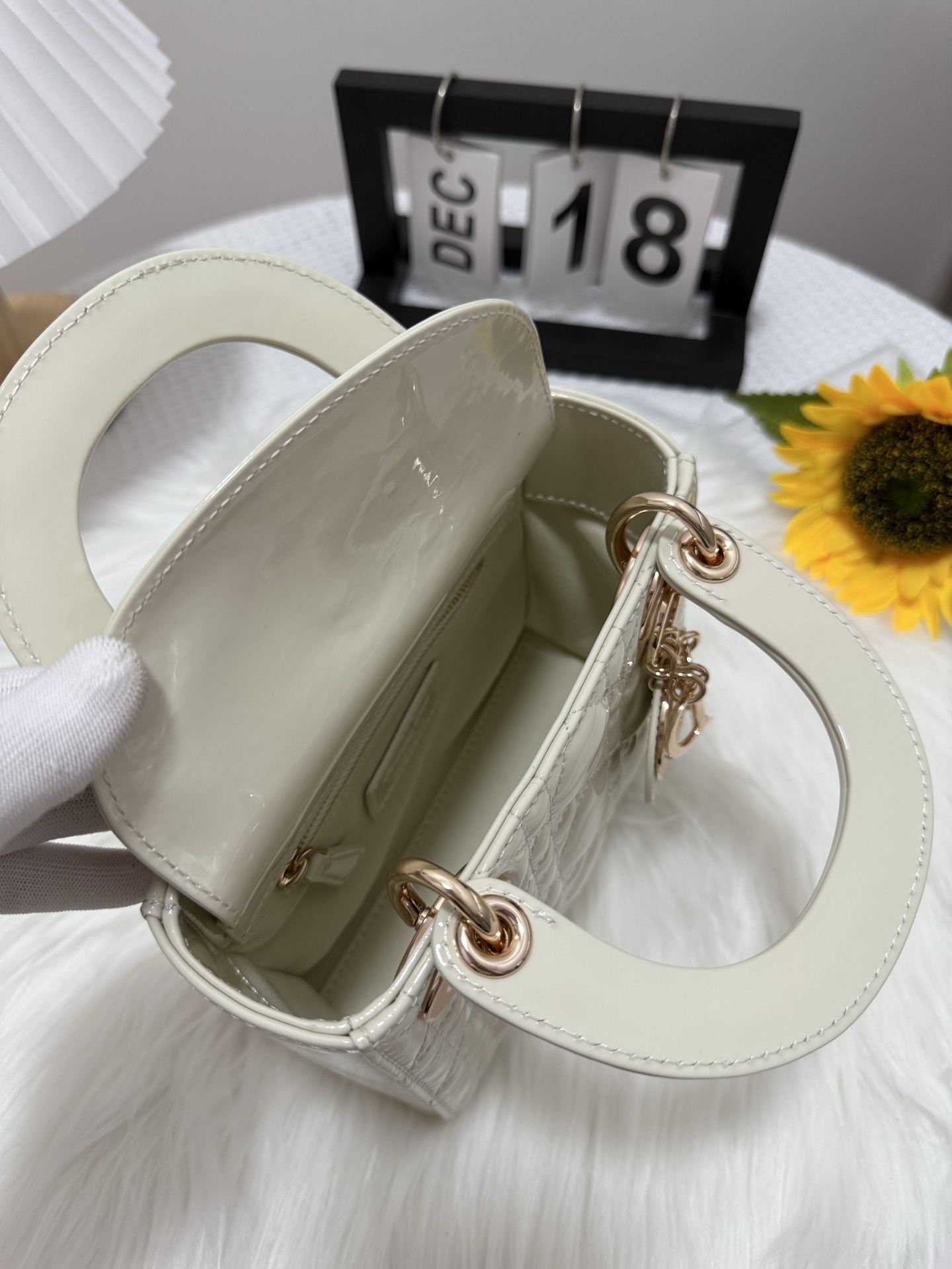 Dior Lady Dior Mini Bag White Patent Cannage Leather, Detachable Chain 7 i1747582538386 8849 0 5