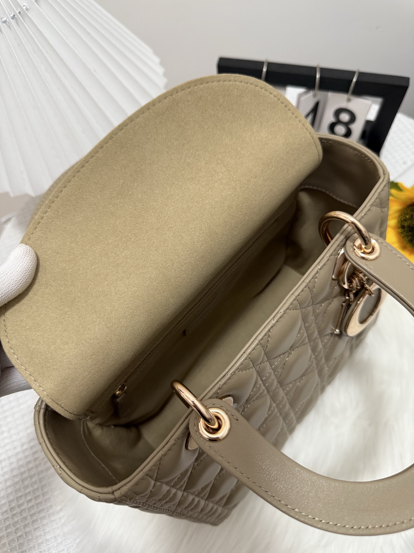 Dior Lady Bag, Five Grid Design, Flap Closure, Milk Tea Color, 24cm 6 i1747585911454 9942 0 5