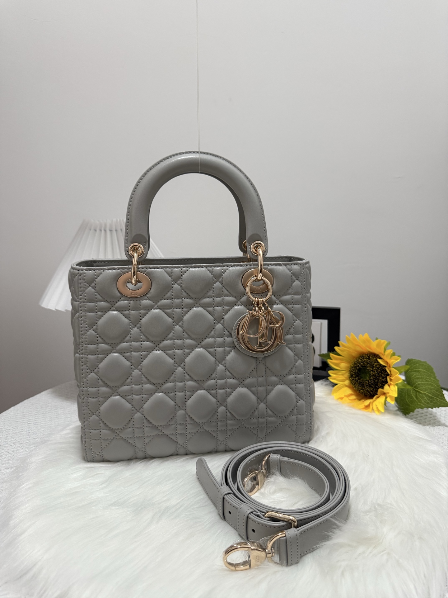 Lady Five-Grid Flap Bag - Cloud Grey, Classic Quilted Design, 24cm 9 i1747585932664 5846 0 8