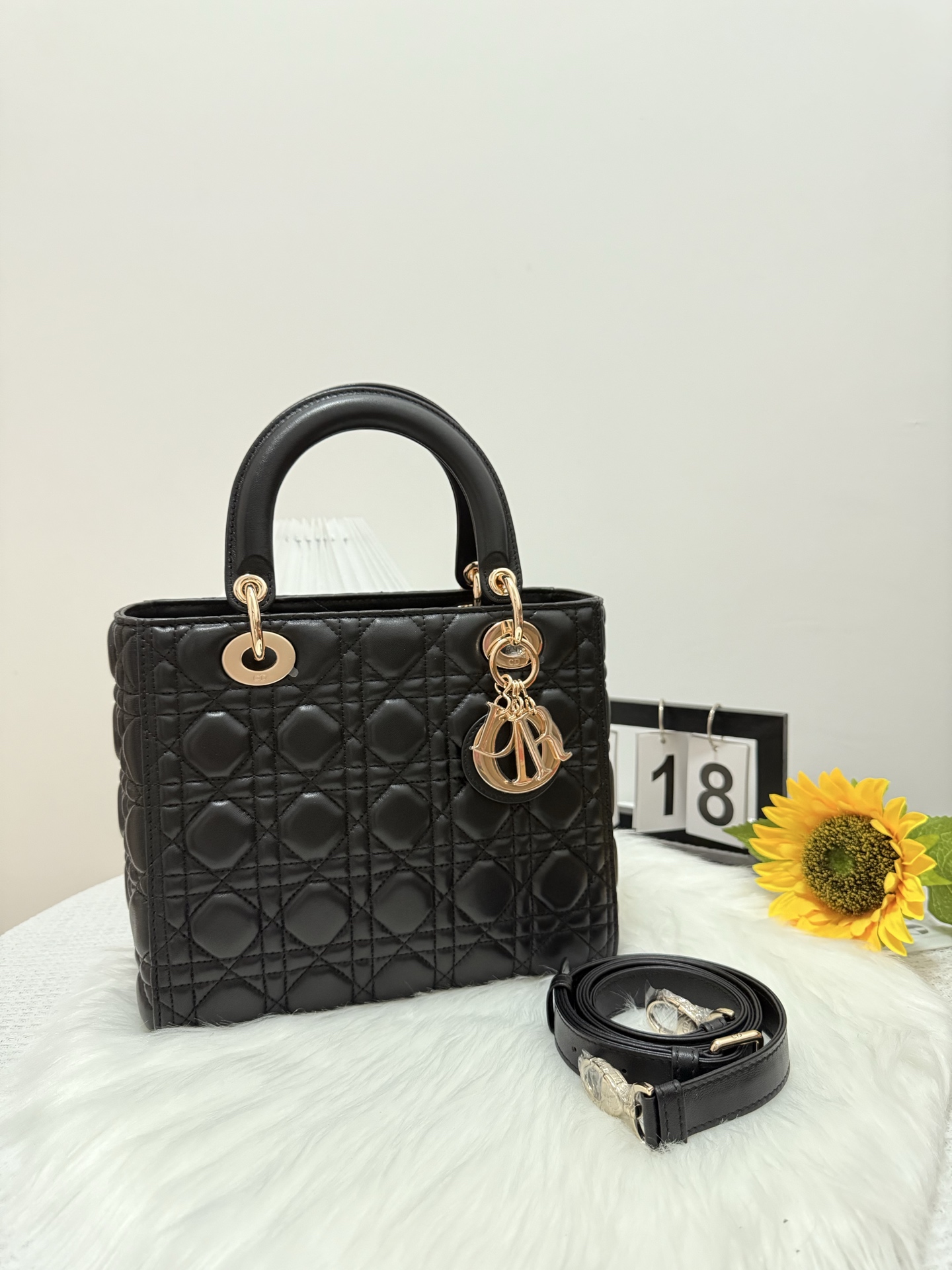 Elegant Lady Five-Compartment Black Handbag, a Classic Design Updated 10 i1747585984417 2781 0 8